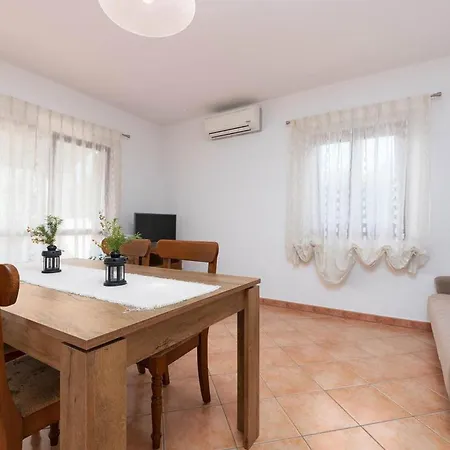 Holiday home Saladinka 1