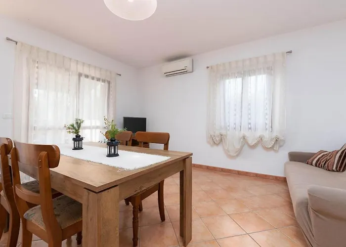 Holiday home Saladinka 1